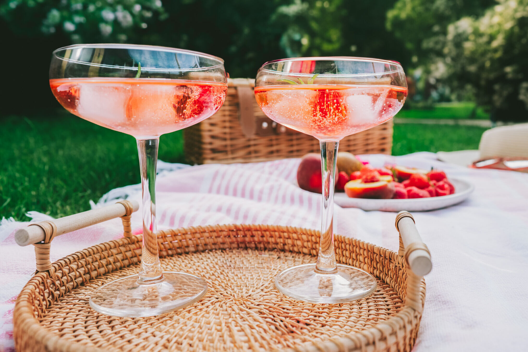 Berry Lemonade Sparkle-tini – Batch Recipe